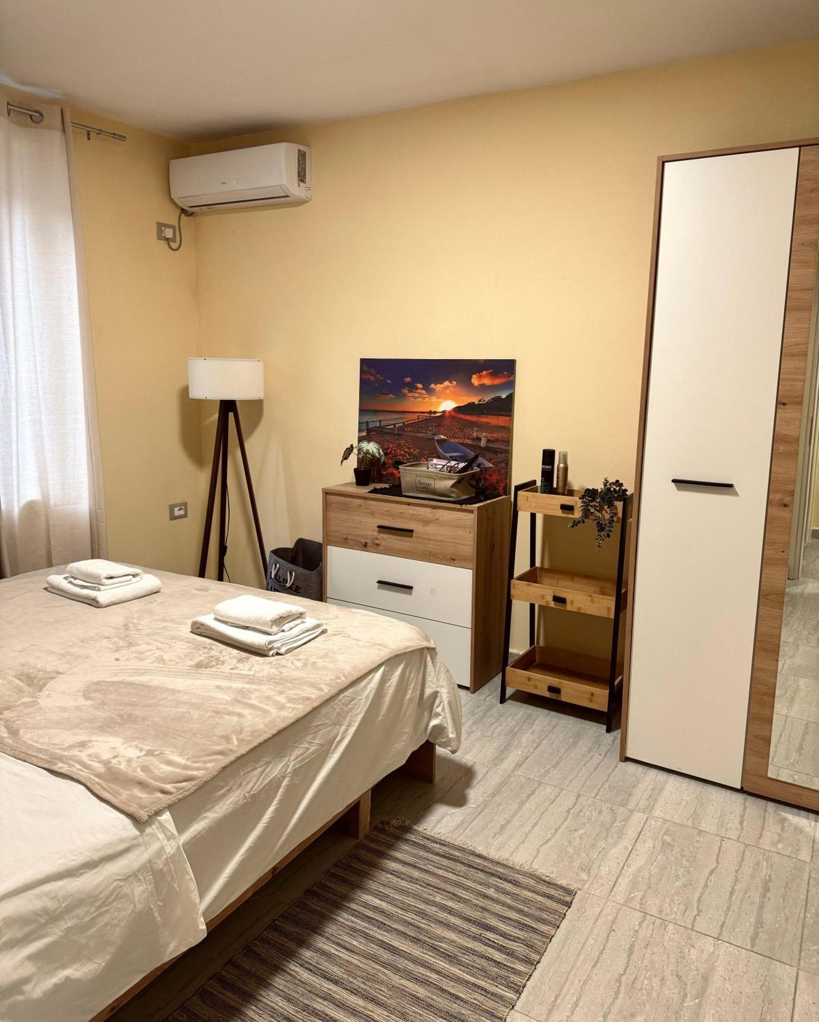 Urban Apartment In Blloku Tirana Exterior foto